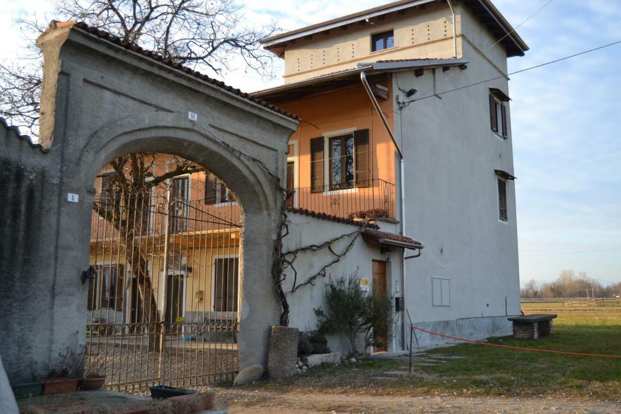 Agriturismo La Farazzina Villa Oleggio Exterior photo